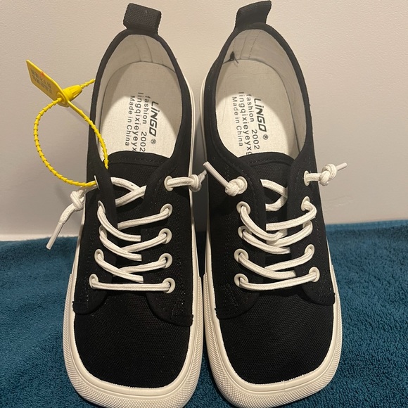 Square Toe Lingo canvas tennis shoes - Picture 1 of 5